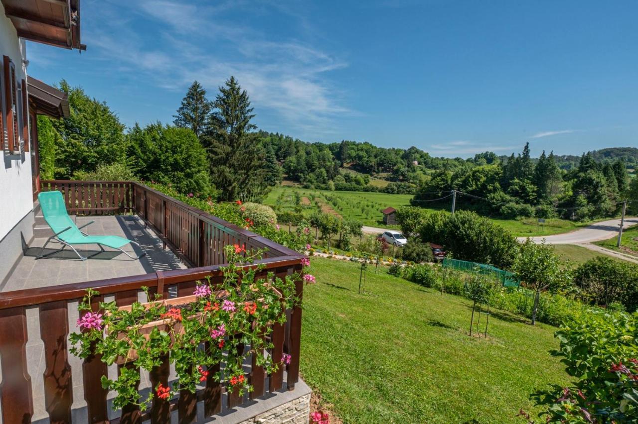 Holiday Home Mare Near River Karlovac Exterior foto