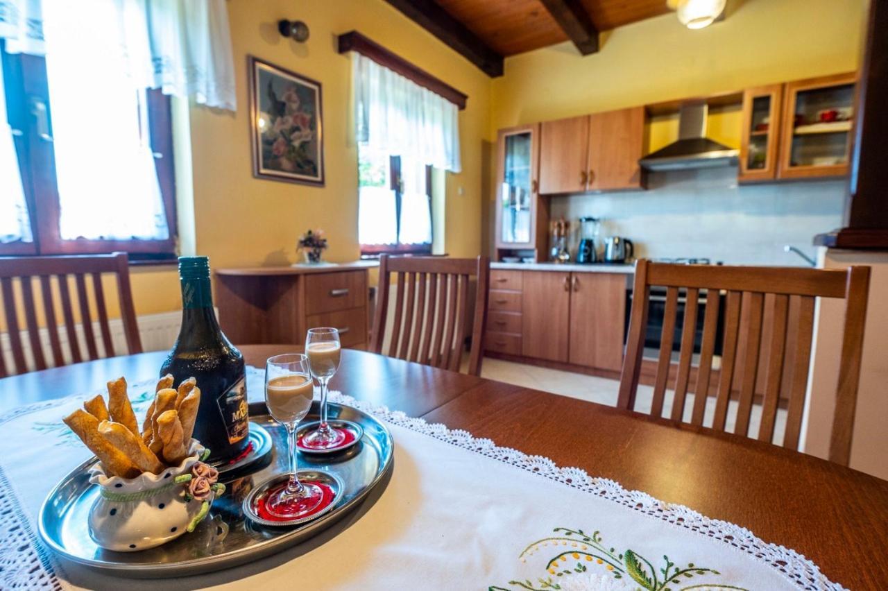 Holiday Home Mare Near River Karlovac Exterior foto