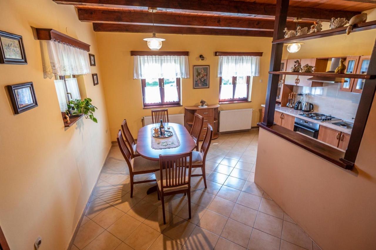 Holiday Home Mare Near River Karlovac Exterior foto
